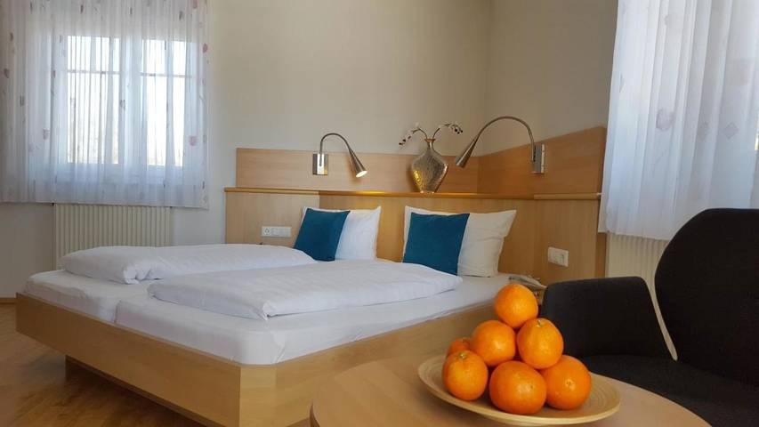 Hotel für 2 Personen, mit Balkon und Terrasse sowie Garten am Illmensee - 4