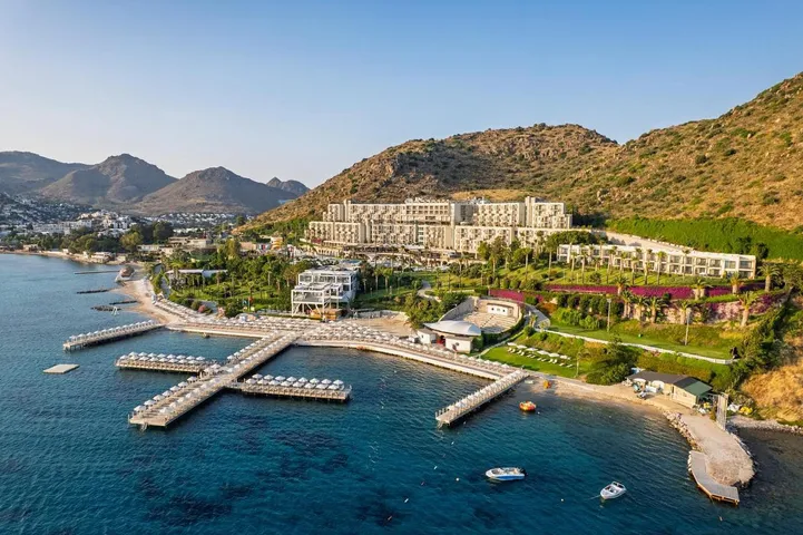 Hotel para 3 personas, con sauna y piscina además de jardín y vistas - 1
