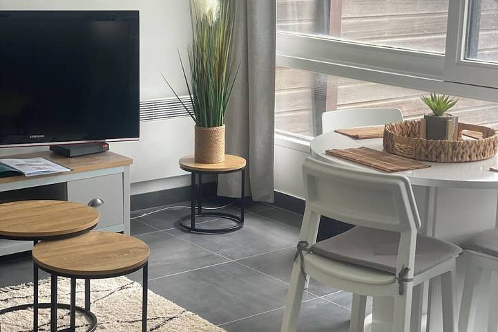 Gîte pour 4 personnes, avec terrasse dans Centre International De Deauville Cid