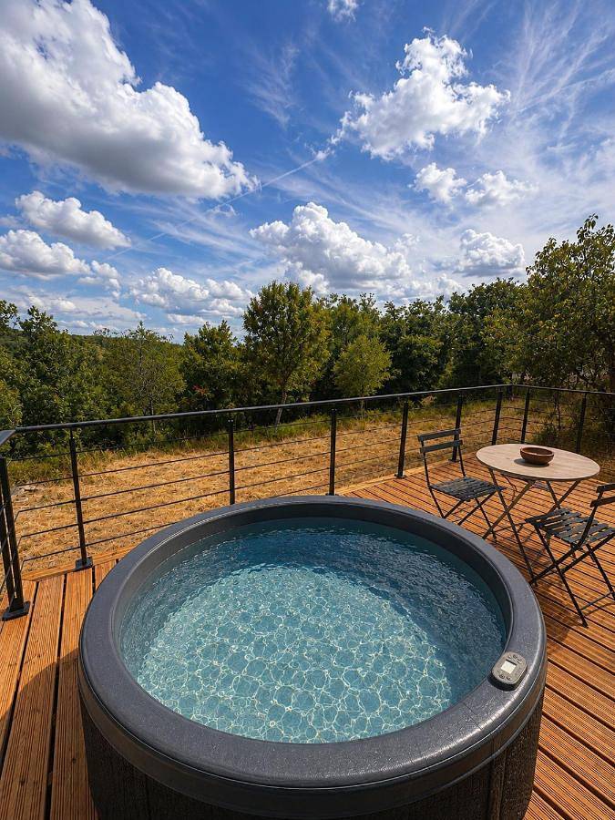 Location de vacances pour 2 personnes, avec vue et jardin, animaux acceptés à Saint-Martin-Labouval