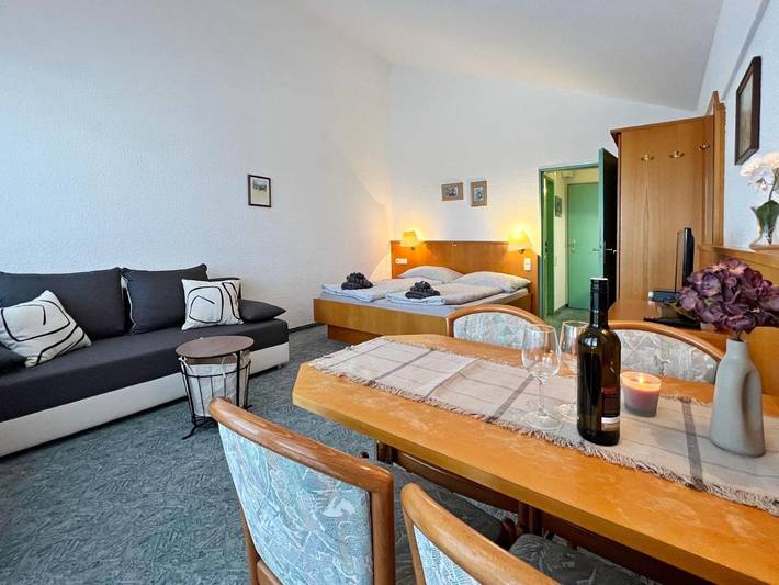 Ferienwohnung für 4 Personen, mit Balkon und Terrasse sowie Pool und Sauna in Mitterfirmiansreut