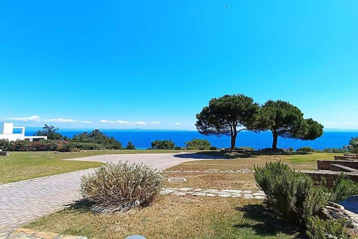 Location de vacances pour 8 personnes, avec jardin et vue à Afitos