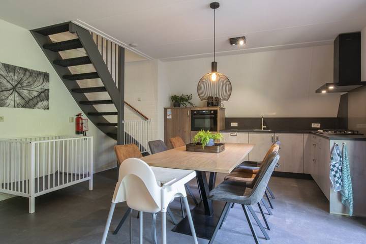 Bungalow voor 6 personen, with Balkon/Terras and Whirlpool as well as Terras and Tuin in Oosterhout
