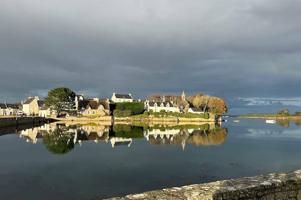 Demeure à Saint Cado, sur la Ria d'Etel, célèbre pour la maison aux volets bleus in Belz, Côte des Mégalithes