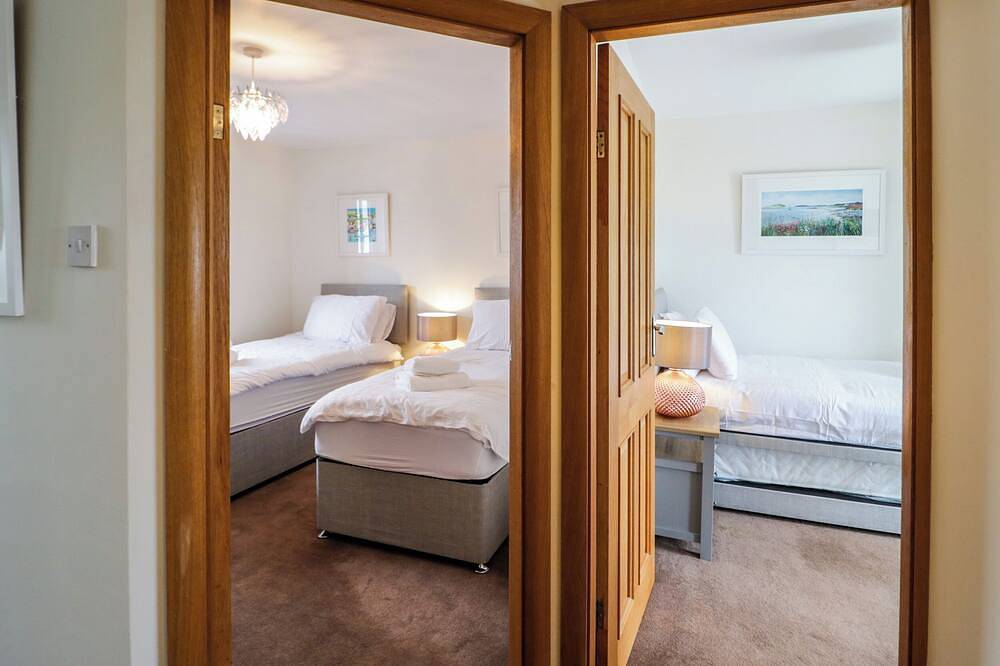 3 Moranedd, family friendly, character holiday cottage in Moelfre in Moelfre, Insel Anglesey