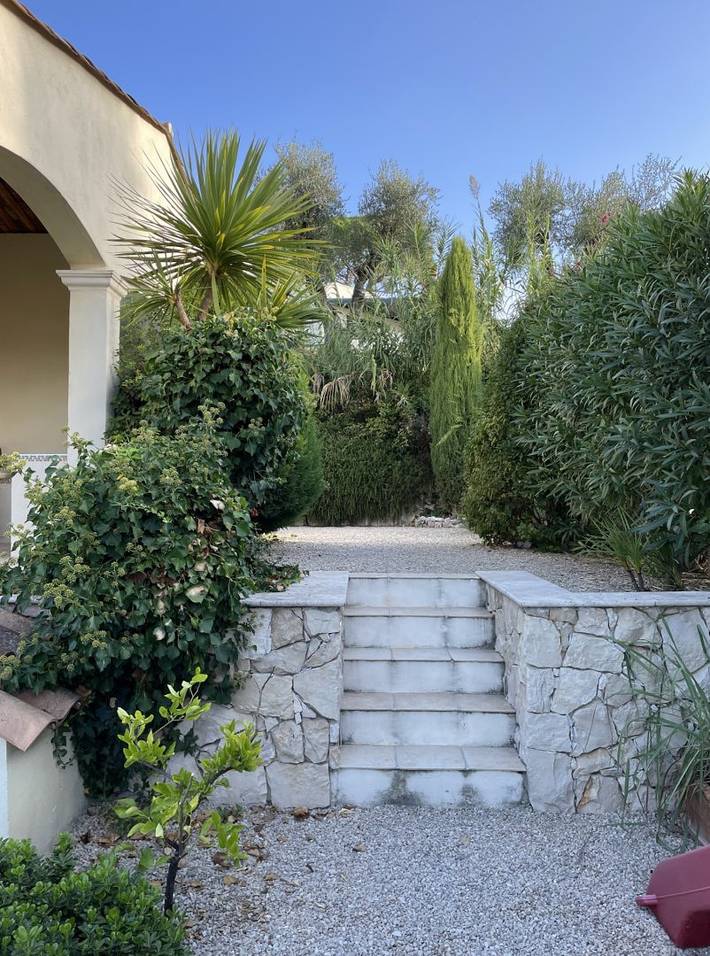 Gîte pour 3 personnes, avec jardin ainsi que piscine et terrasse dans les Alpes maritimes - 4
