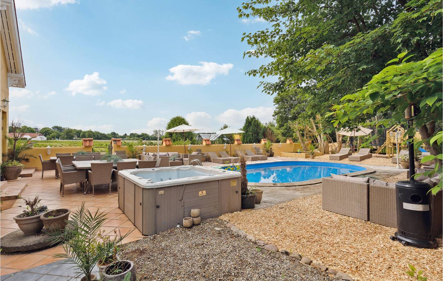 Ferienhaus für 24 Personen mit Pool in Vejen