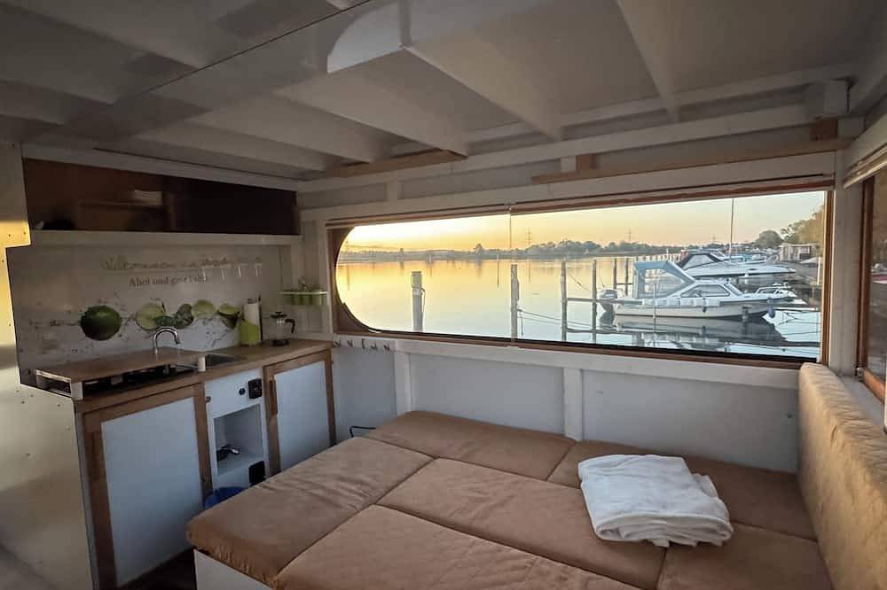 Hausboot in Berlin | Festliegend im Yachthafen Schmöckwitz · Mit Heizung in Treptow - Köpenick, Berlin
