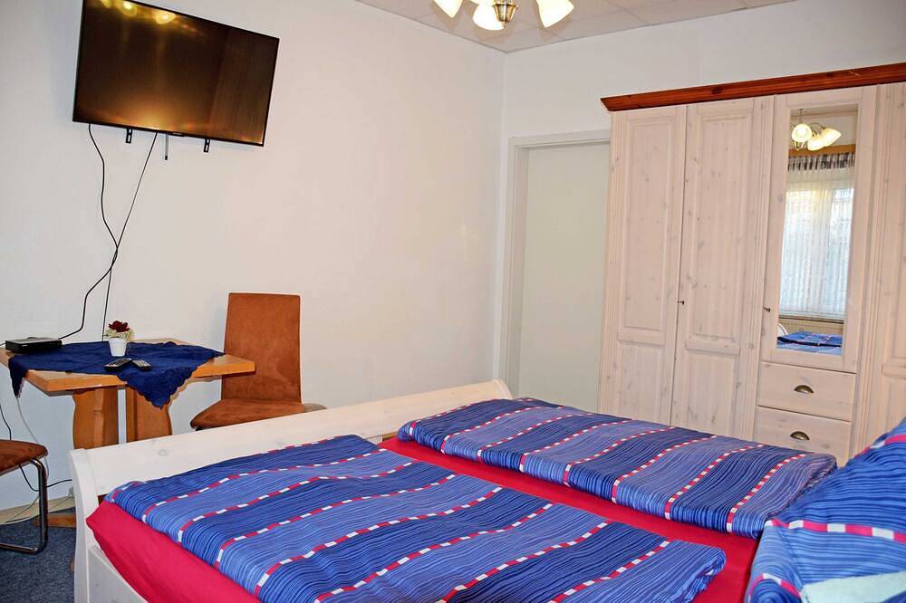 Ganze Wohnung, Ferienzimmer links - Deb 038 Ferienwohnung/-zimmer Aschersleben in Aschersleben, Region Salzlandkreis