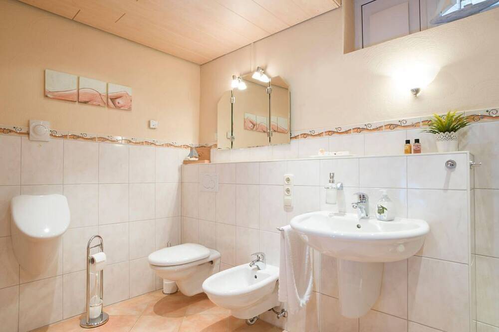 Ganze Wohnung, Ferienwohnung Katja - Fewo, Dusche oder Bad, Wc, 1Schlafraum in Blieskastel, Saarpfalz-Kreis