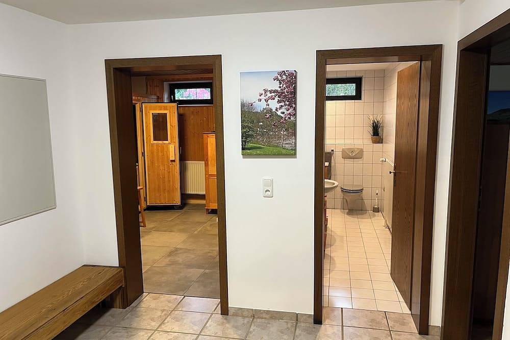 Entire apartment, Cozy accommodations with a view of the castle and a sauna in Cochem. in Cochem, Cochem-Zell