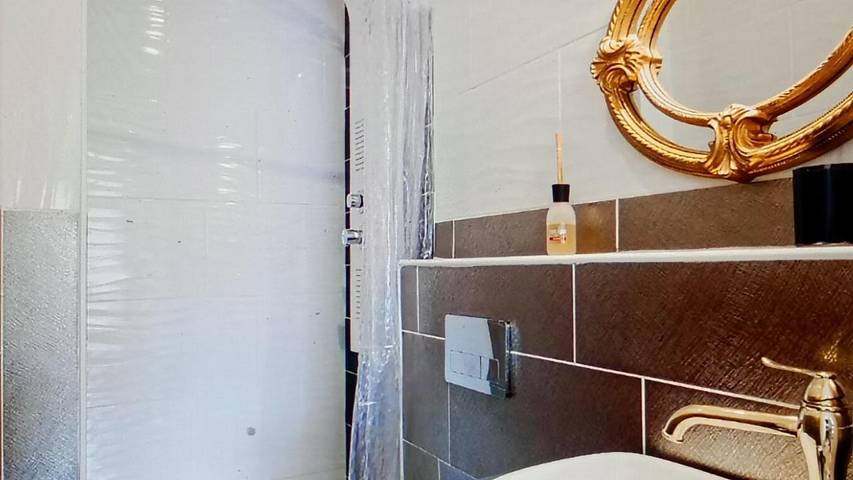 Gîte pour 2 personnes, avec jardin ainsi que vue et piscine, animaux acceptés dans Plage De La Raguette Mandelieu La Napoule - 4