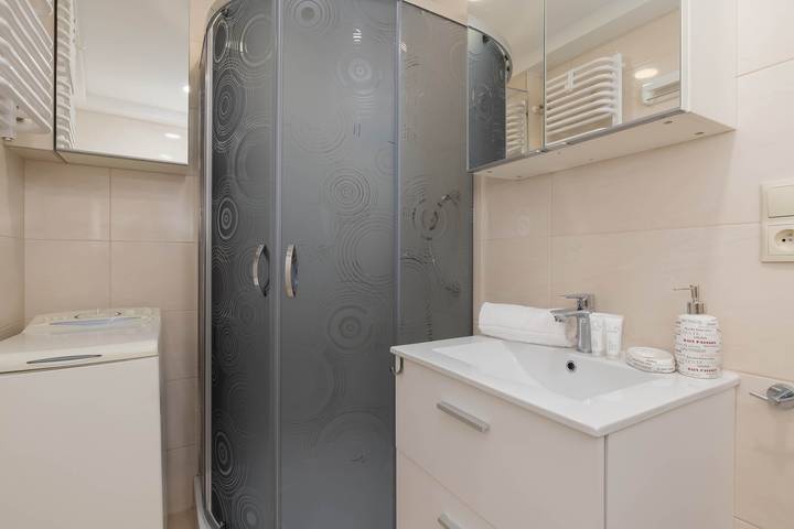 Apartamento entero, Spacious Apartment for 6 Persons | Balcony | Close to the Sea in Gdynia, Zatoka Gdańska