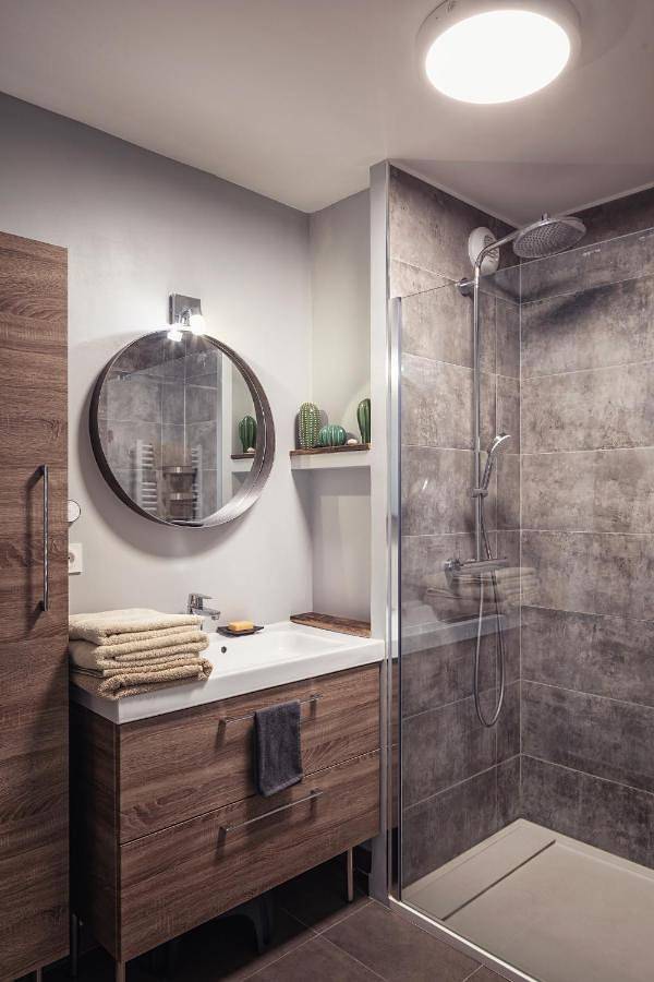 Gîte pour 4 personnes, avec vue et terrasse à Carros - 2