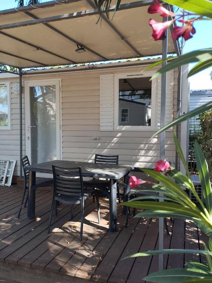 Camping pour 4 personnes, avec piscine ainsi que jacuzzi et sauna, animaux acceptés à Fréjus - 3