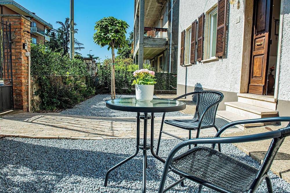 House with garden between spa and ancient villages - parking and Wifi in Viterbo, Viterbo Province