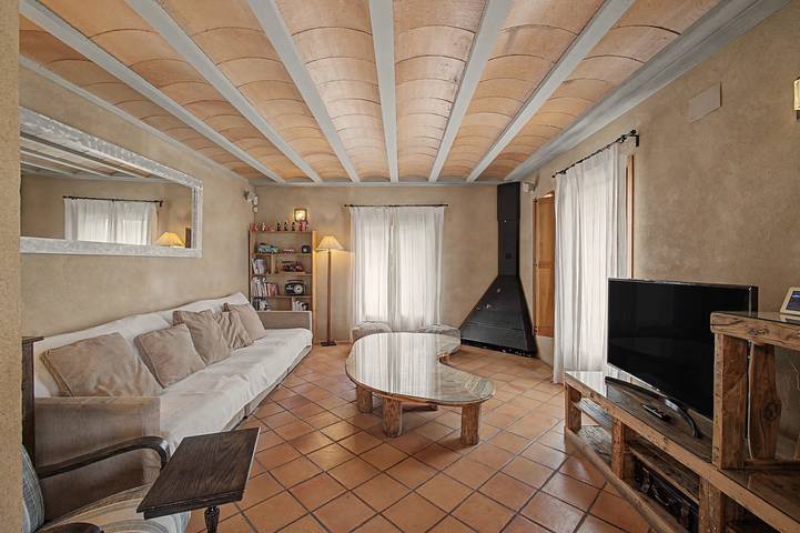 Vacation Home 'Masia Els Nocs' with Mountain Views, Wi-Fi, and Air Conditioning in Jorba, Barcelona Inland