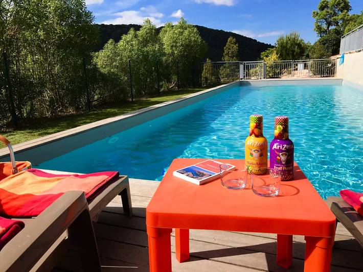 Villa pour 6 personnes, avec piscine et jardin