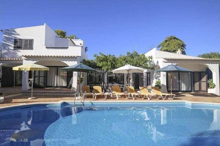 Holiday home for 6 people, with terrace and garden in Carvoeiro