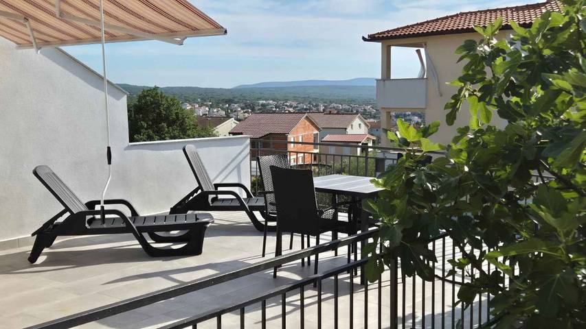Ferienwohnung für 4 Personen, mit Garten in Malinska