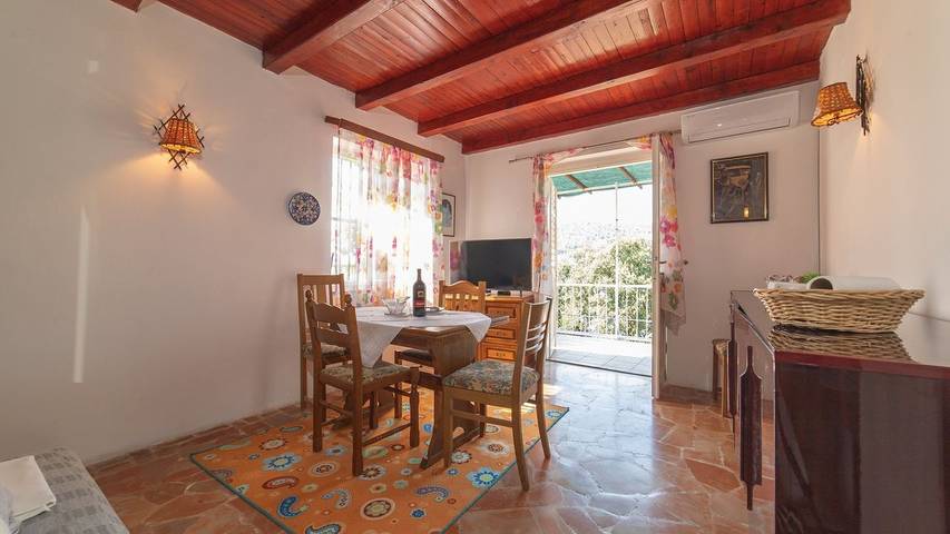 Dom dla 8 osób, z ogród i balkon w Seget Vranjica