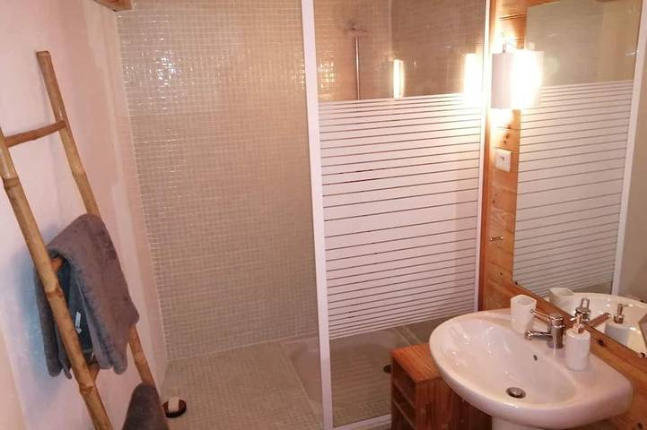 Gîte pour 2 personnes, avec jardin et terrasse à Liausson - 4