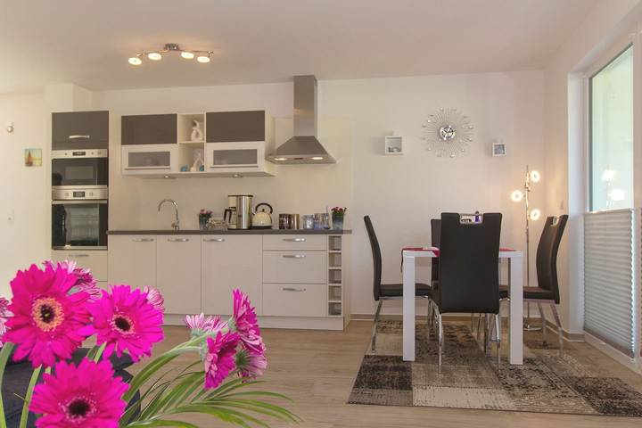 Ferienwohnung für 3 Personen, mit Terrasse in Gelbensande