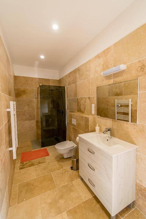 Chambre d’hôte pour 2 personnes, avec piscine ainsi que jardin et jacuzzi à Olonzac - 2