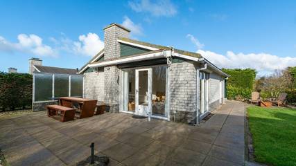 Ferienhaus für 5 Personen, mit Terrasse und Pool sowie Garten in Petten