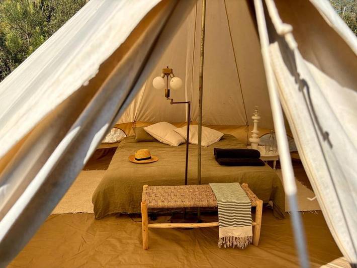 Glamping para 4 pessoas, com vista e piscina e ainda terraço na Costa Alentejana