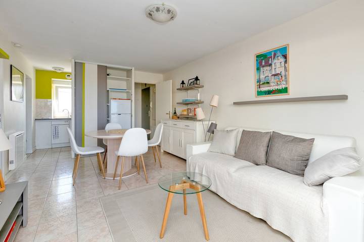 Ganze Wohnung, Ferienwohnung 'Appartement Vue Mer - 50 M Plage' mit Meerblick und privater Terrasse in Pornichet, Côte d'Amour