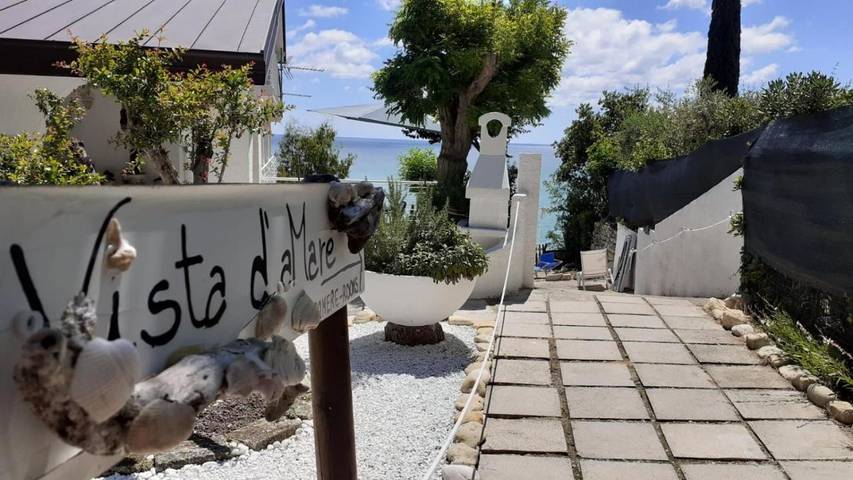 Maison d’hôte pour 2 personnes, avec Terrasse et Jardin ainsi que Piscine et Vue dans Marche - 3