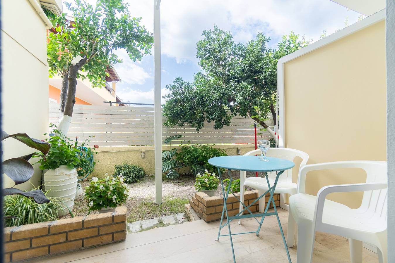 Gehele studio, Studio Appartement 'Angelina 3' met Uitzicht op de Bergen, Wifi en Airconditioning in Roda, Corfu