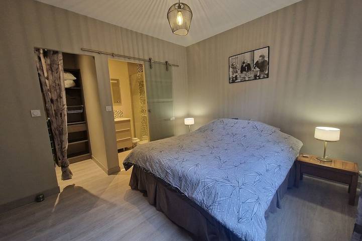 Ganze Wohnung, Moderner Komfort mit Pool und Garten, Nähe See in Menthon-Saint-Bernard, Annecy und Umgebung