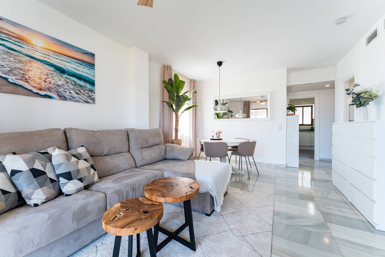 Ganze Wohnung, Sonnige 2-Zimmer-Wohnung mit Meerblick in Riviera del Sol – 8 Minuten vom Strand entfernt – Perfekt für Sonnenanbeter in La Cala de Mijas, Mijas