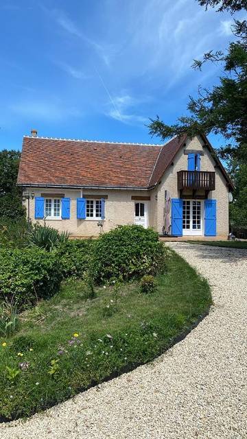 Location de vacances pour 8 personnes, avec vue et jardin, animaux acceptés à Saint-Benoît-la-Forêt