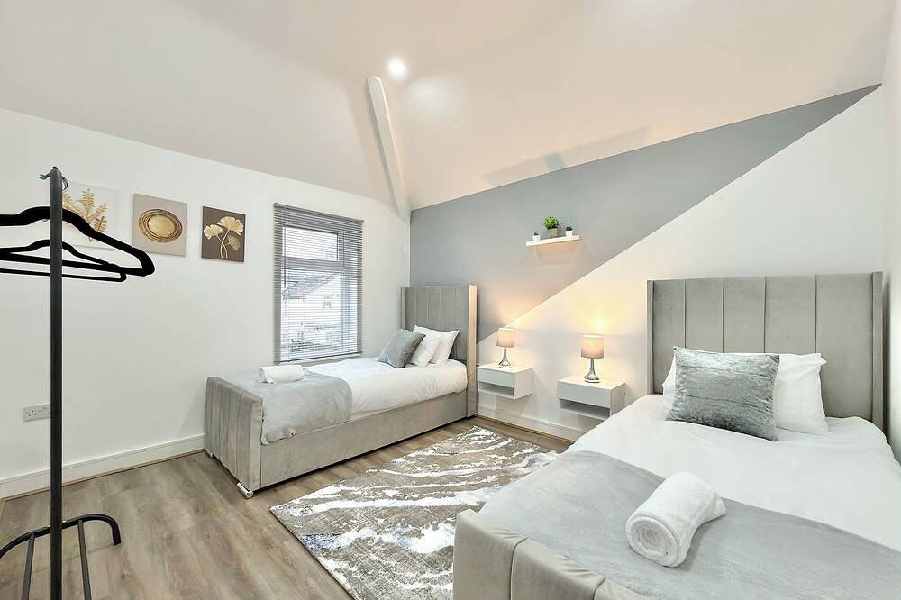 Luxury 5-Bed House w/ Cinema & Games Room -Central in Cardiff, Cardiff region