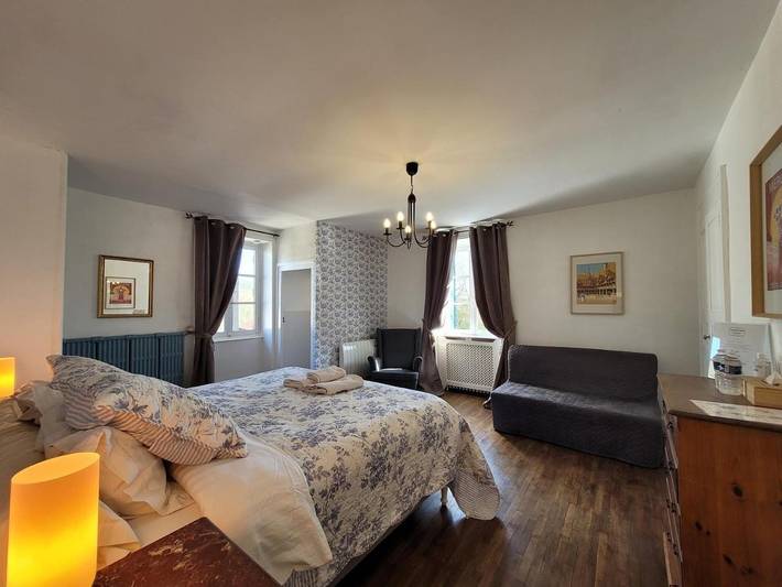 Location de vacances pour 2 personnes, avec jardin ainsi que vue et piscine à Azé (Saône-et-Loir) - 4