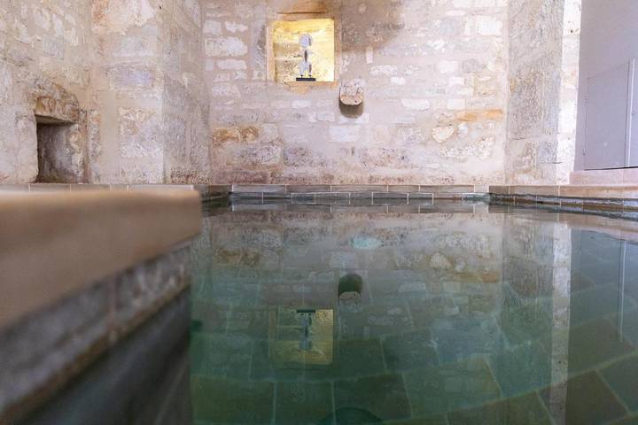 Chambre d’hôte pour 2 personnes, avec jardin ainsi que piscine et vue