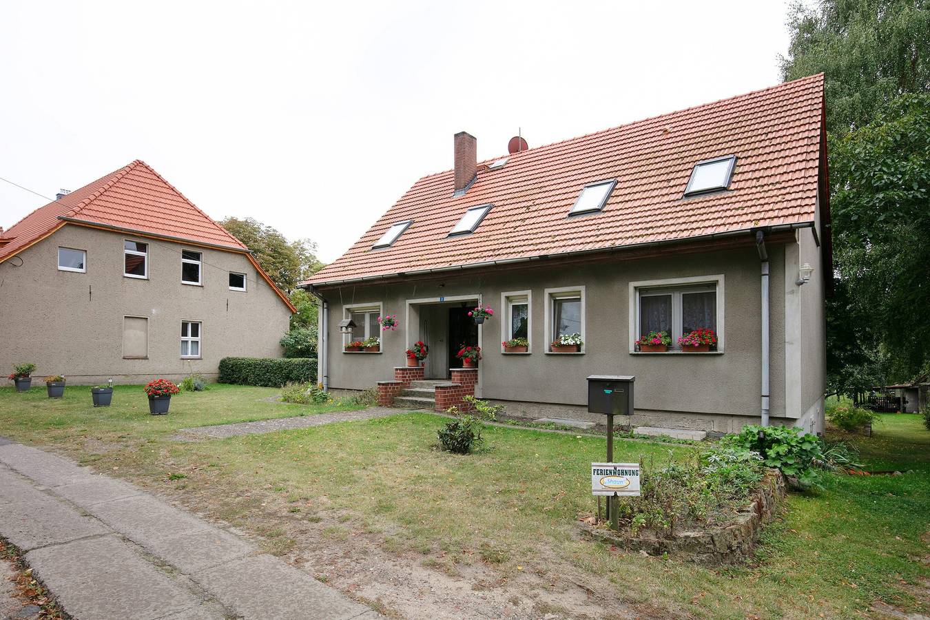 Entire apartment, Holiday Apartment 'Vacation in the Uckermark' with Private Terrace, Garden & Wi-Fi in Oberuckersee, Uckermark region