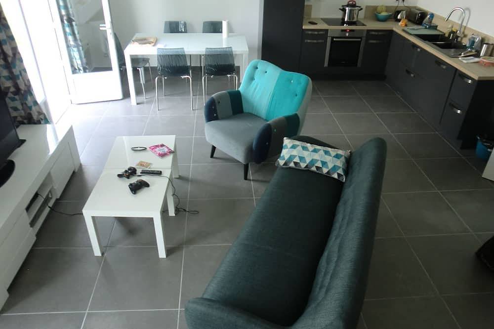 Modern house, very quiet, close to the beach in Meschers-sur-Gironde, Saintes region