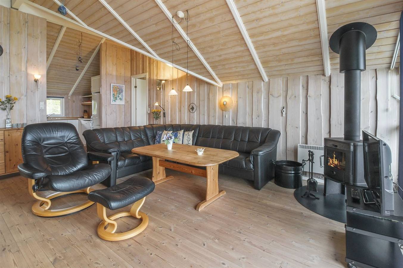 Stunning home in Løgstrup w/ 3 Bedrooms in Hjarbæk, Limfjord in Westjütland