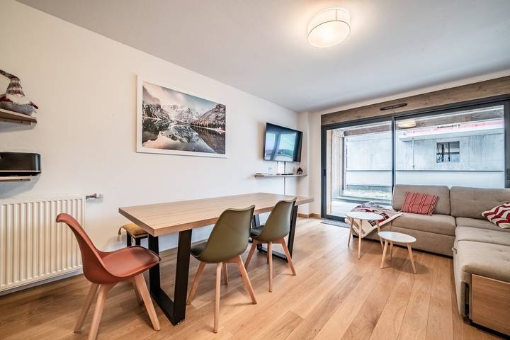 Appartement entier, Appartement au centre  « Les Soldannelles Bâtiment 2 Le B03 » : vue montagne, terrasse privée, Wi-Fi in Chatel, Les Portes du Soleil