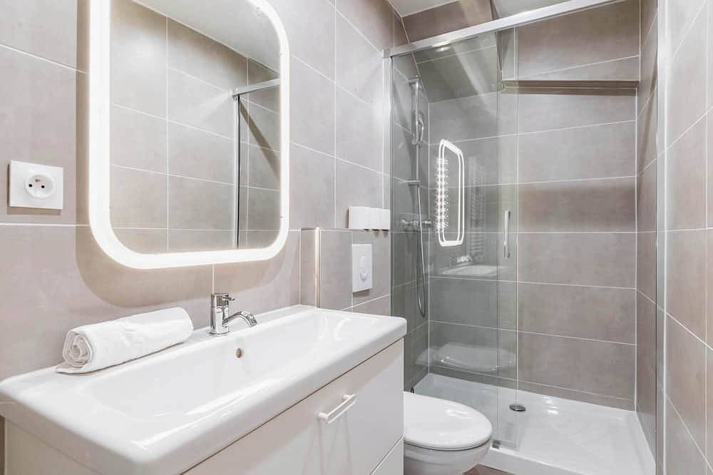 Entire apartment, Les Lilas: Appartement 1 chambre, wifi et confort in Les Lilas, Seine-Saint-Denis