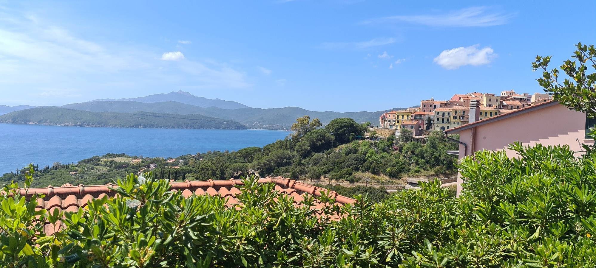 Entire apartment, Apartment "La Perla del Golfo" with Sea View & Terrace in Capoliveri, Elba