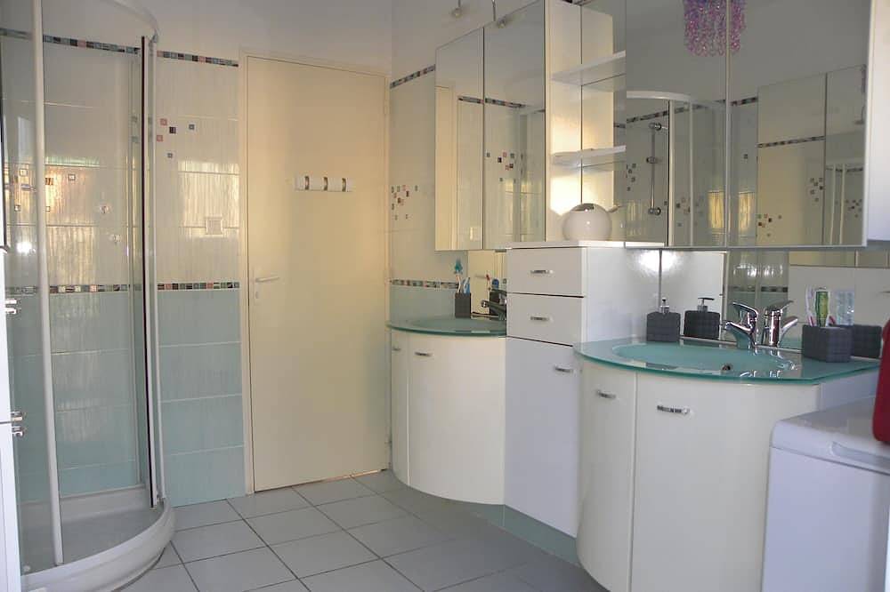 Bandol Center Port & Plage - Villa 97 m² on 800 m² enclosed land. in Bandol, Toulon region