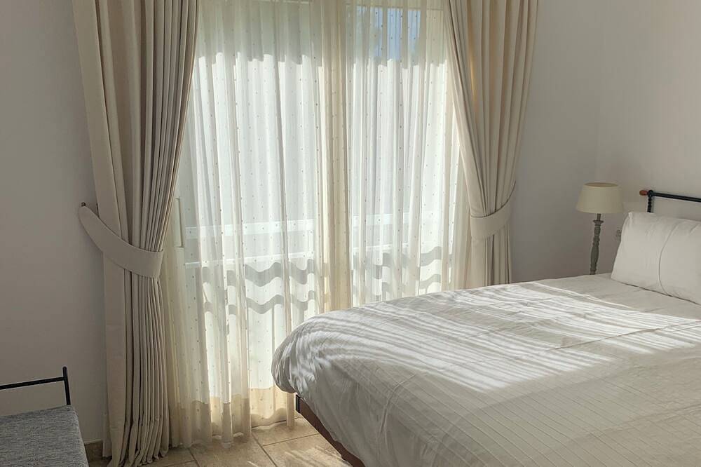Apartamento entero, Hermoso apartamento con piscina, impresionante ubicación cerca de la playa in Cala Fornells, Calvià