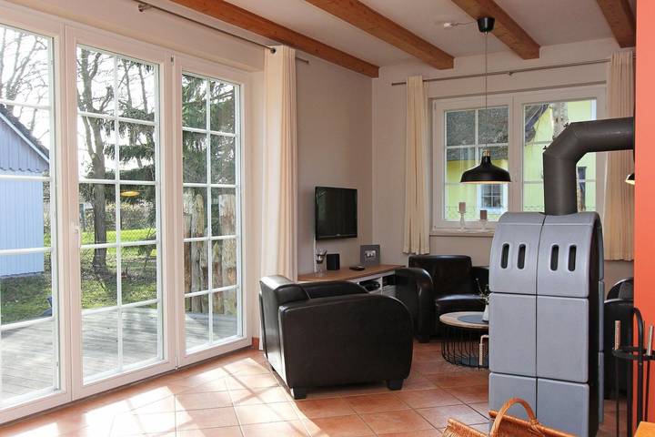 Ferienhaus für 4 Personen, mit Terrasse und Garten in Prerow