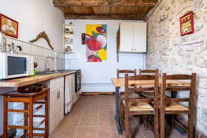 Apartamento entero, Apartamento 'El Mirador Del Cel 1' con vistas a la montaña, jardín compartido y Wi-Fi in Forés, Provincia de Tarragona