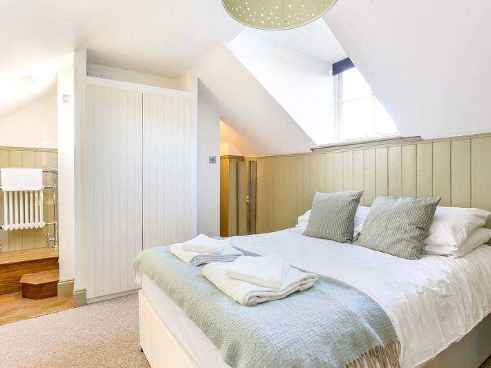 Charming Victorian House w/Parking + River Walks - Pass the Keys in Windsor, Berkshire